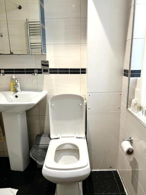 Comfortable Studio Flat Near Central London Exterior photo