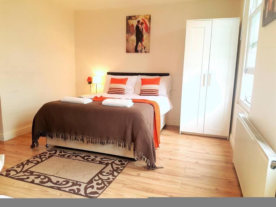 Comfortable Studio Flat Near Central London Exterior photo