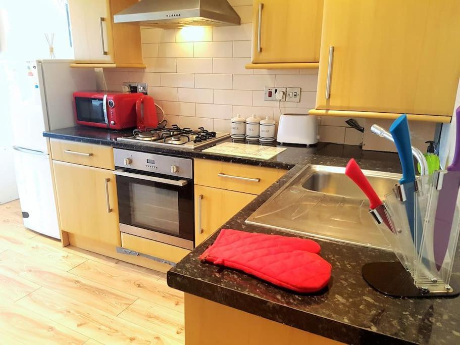 Comfortable Studio Flat Near Central London Exterior photo