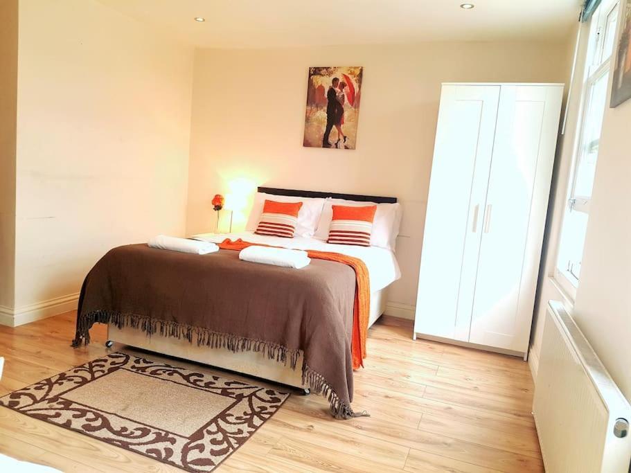 Comfortable Studio Flat Near Central London Exterior photo